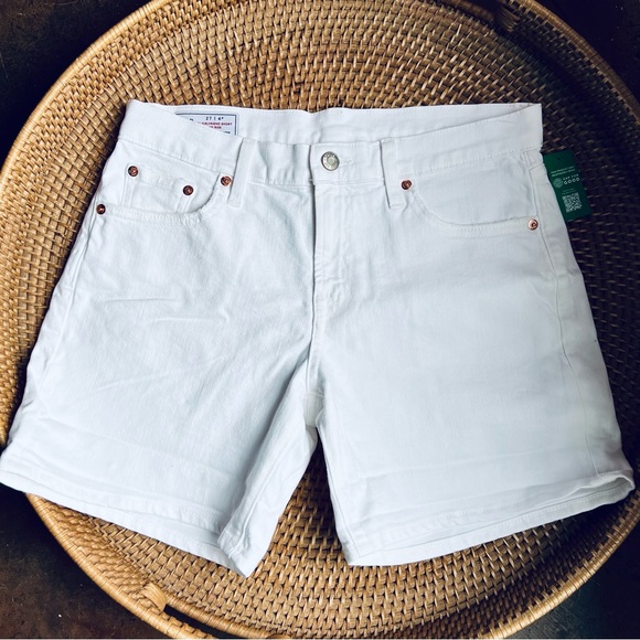 GAP Pants - New Gap white shorts GIRLFRIEND MID RISE 27/4P new with tags